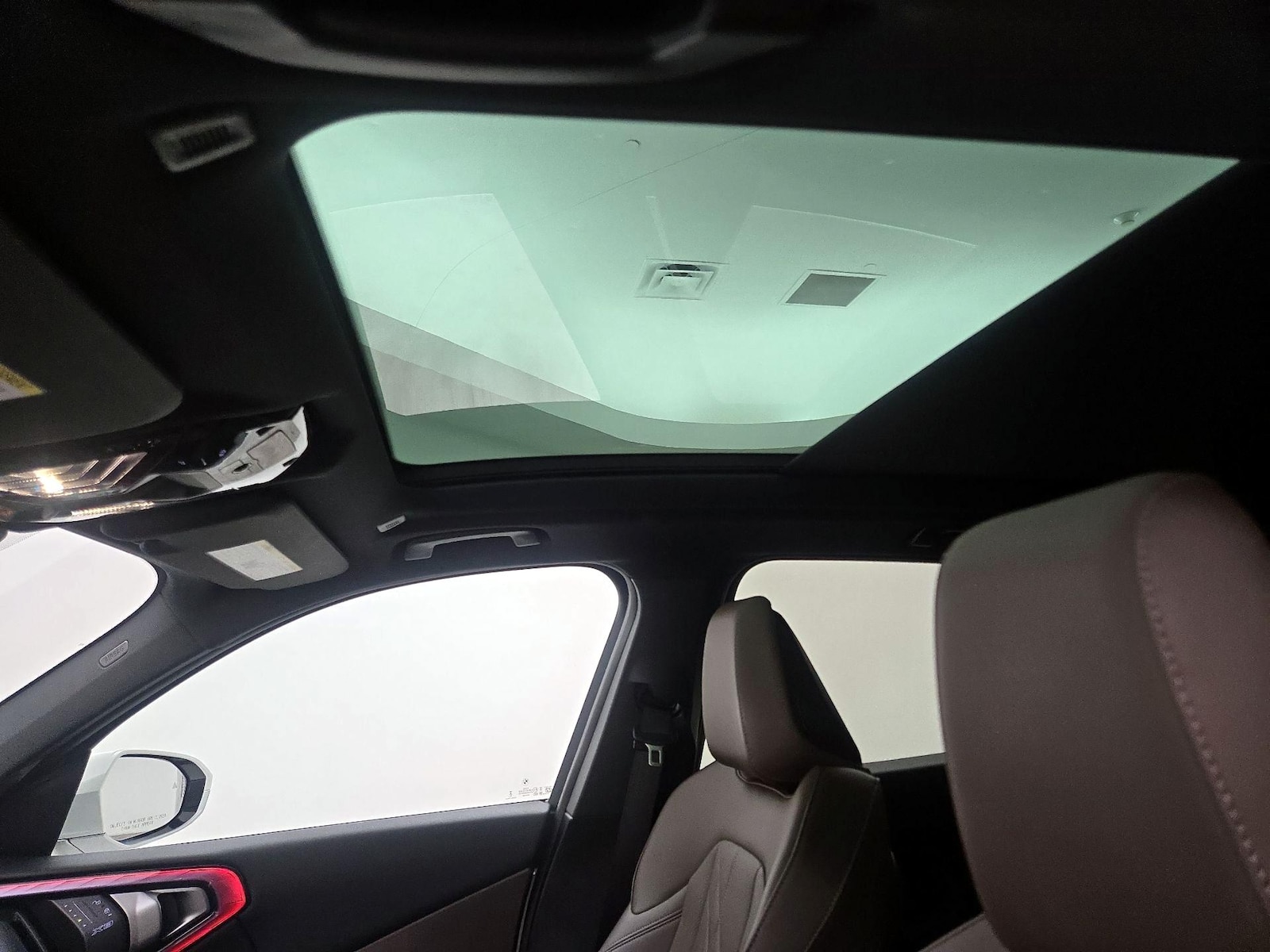 Panoramic Sunroof & Skylight(s)