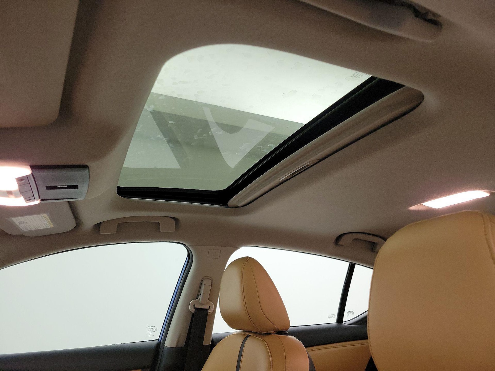 Sunroof(s) & Overhead Airbags