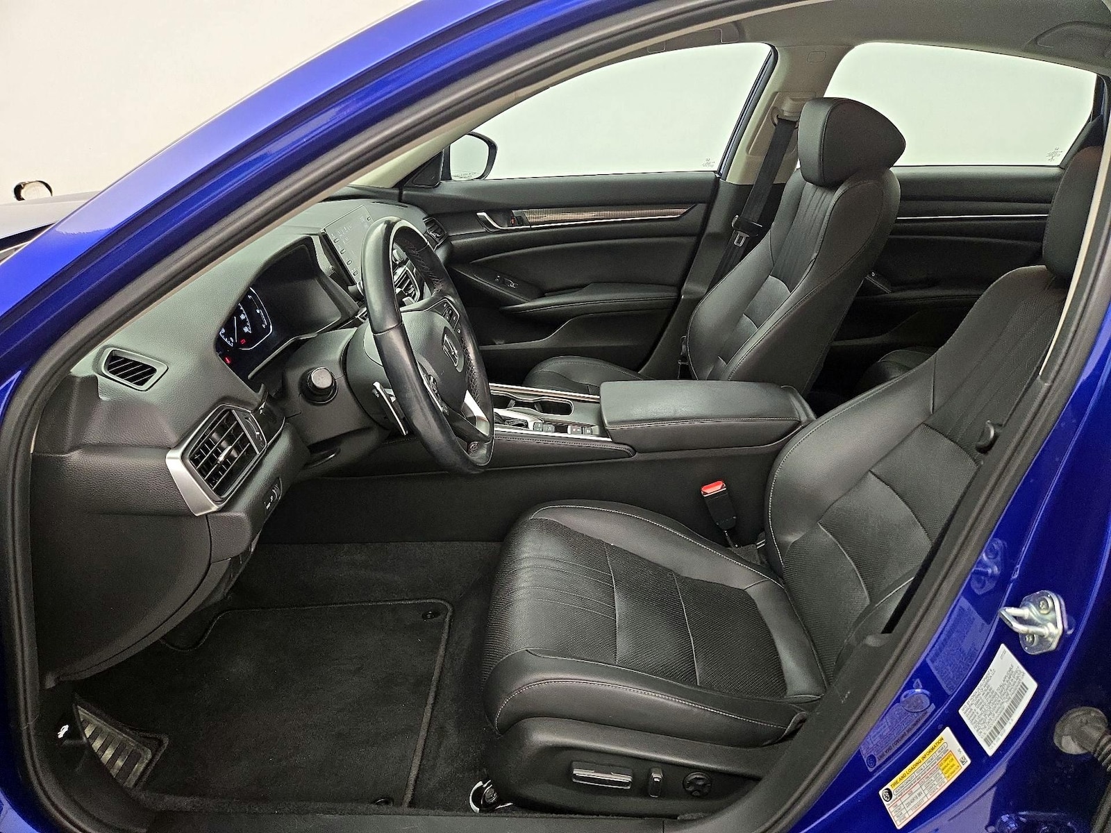 Power Seat(s) & Leather Seats