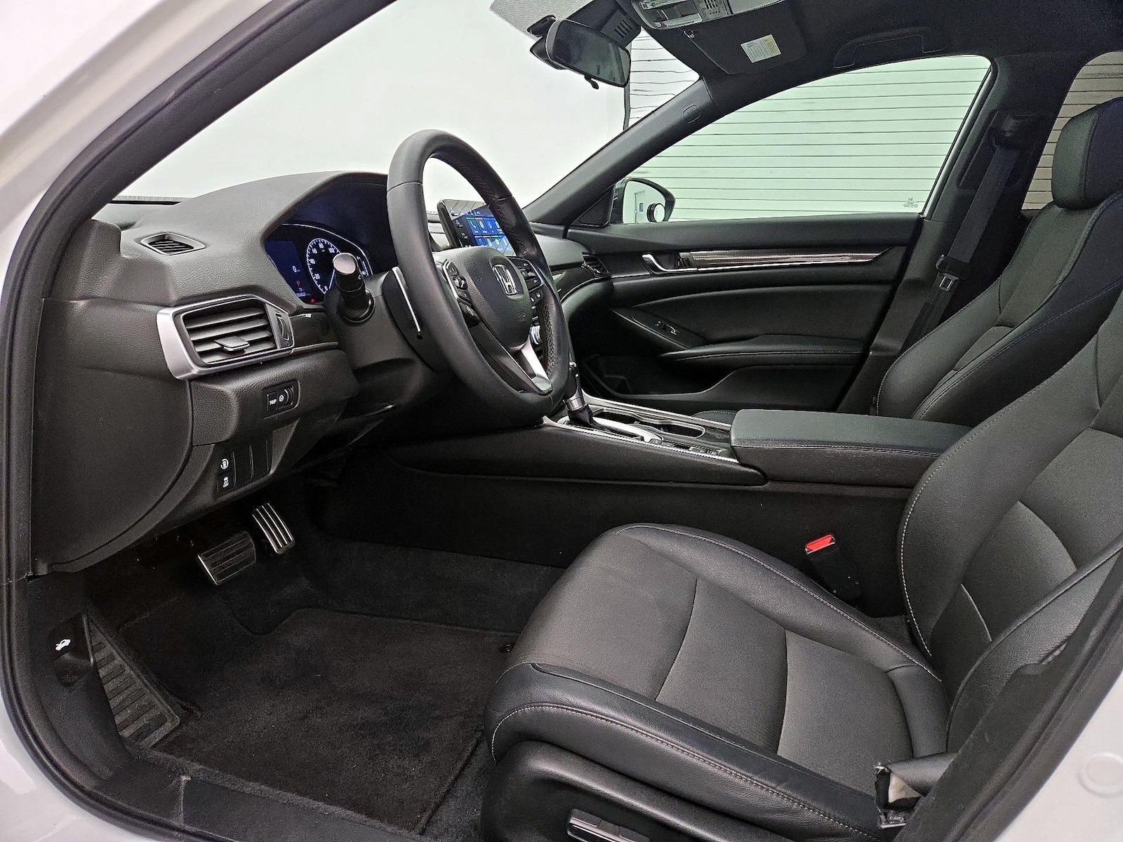 Power Seat(s) & Side Airbags