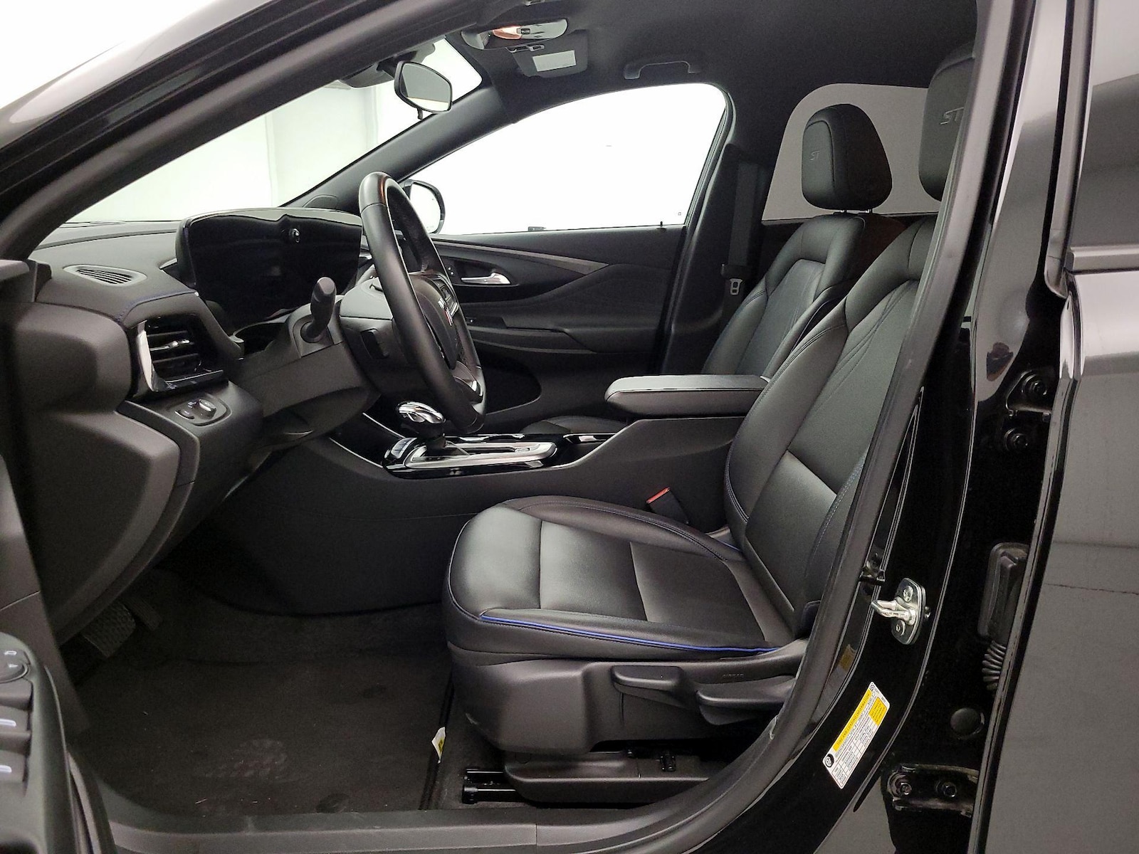 Side Airbags & Leatherette Seats