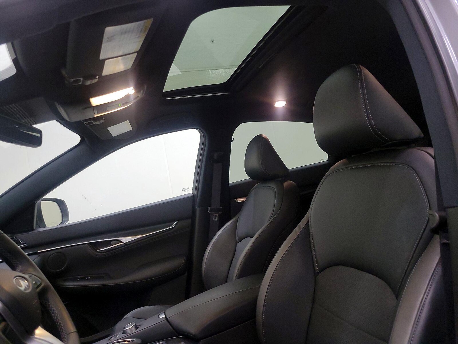 Sunroof(s) & Overhead Airbags