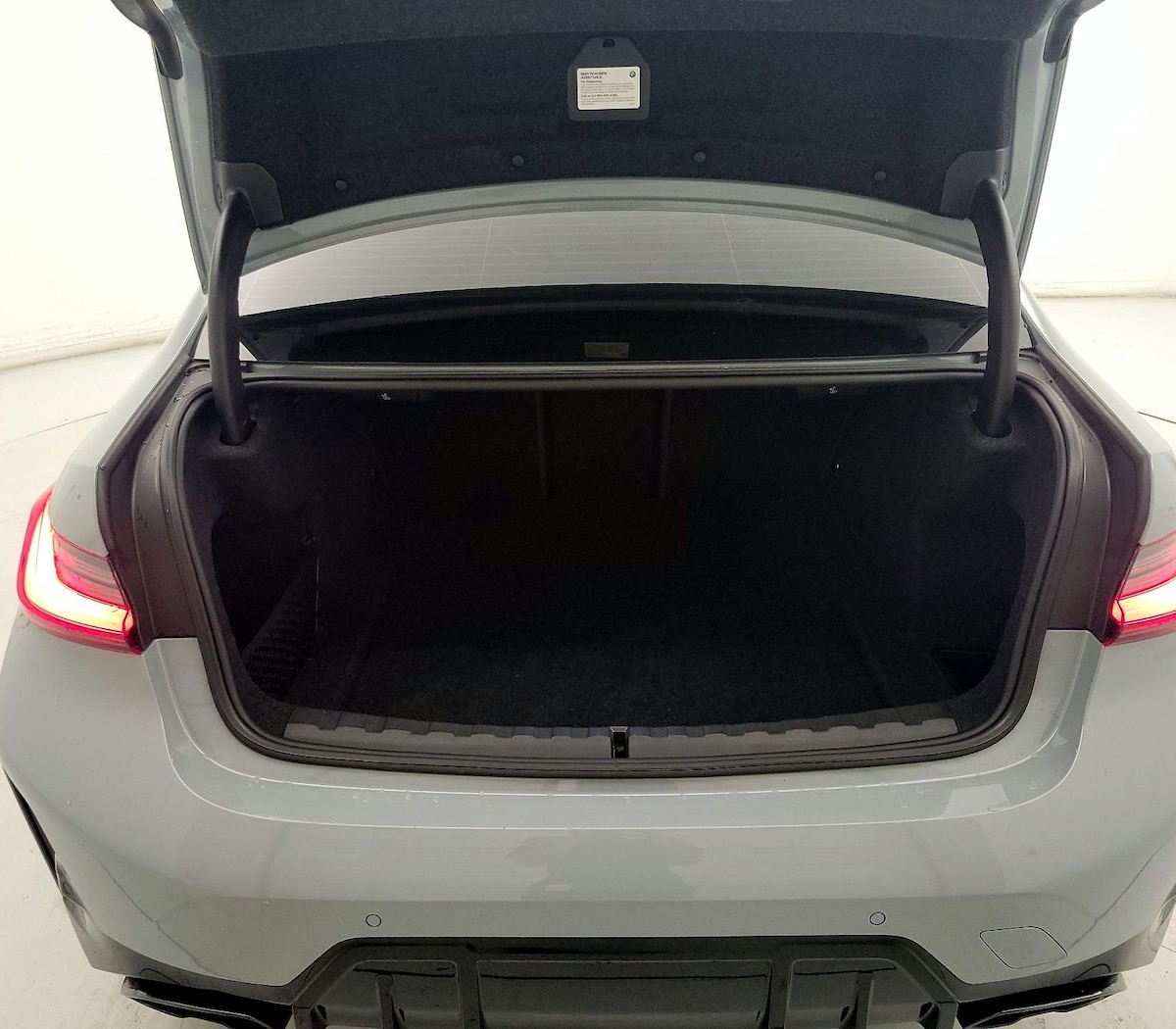 Trunk/Cargo (Seats Up)