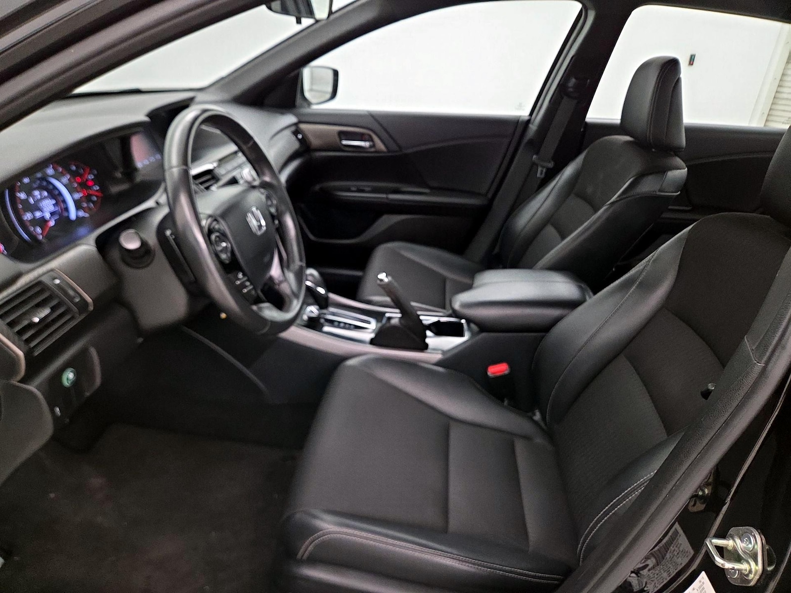 Power Seat(s) & Side Airbags