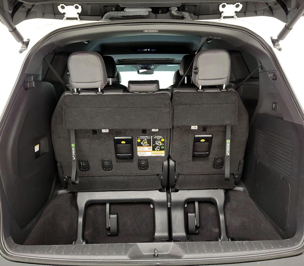Trunk/Cargo (Seats Up)