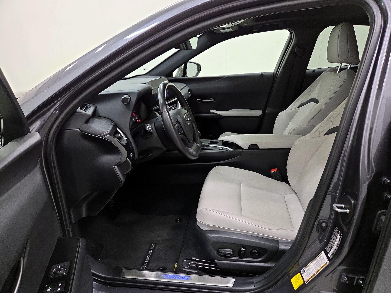 Power Seat(s) & Side Airbags