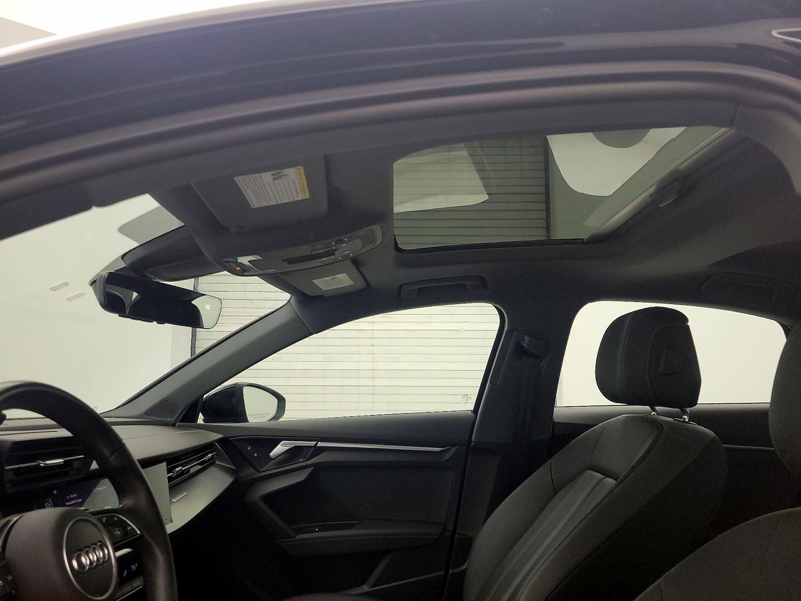 Sunroof(s) & Overhead Airbags