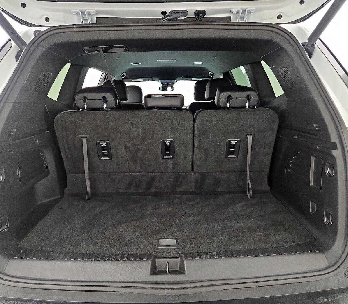 Trunk/Cargo (Seats Up)