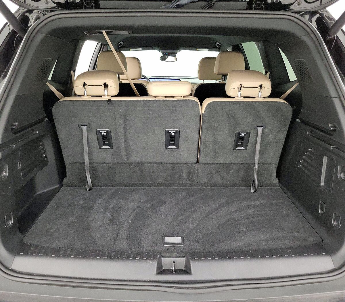 Trunk/Cargo (Seats Up)