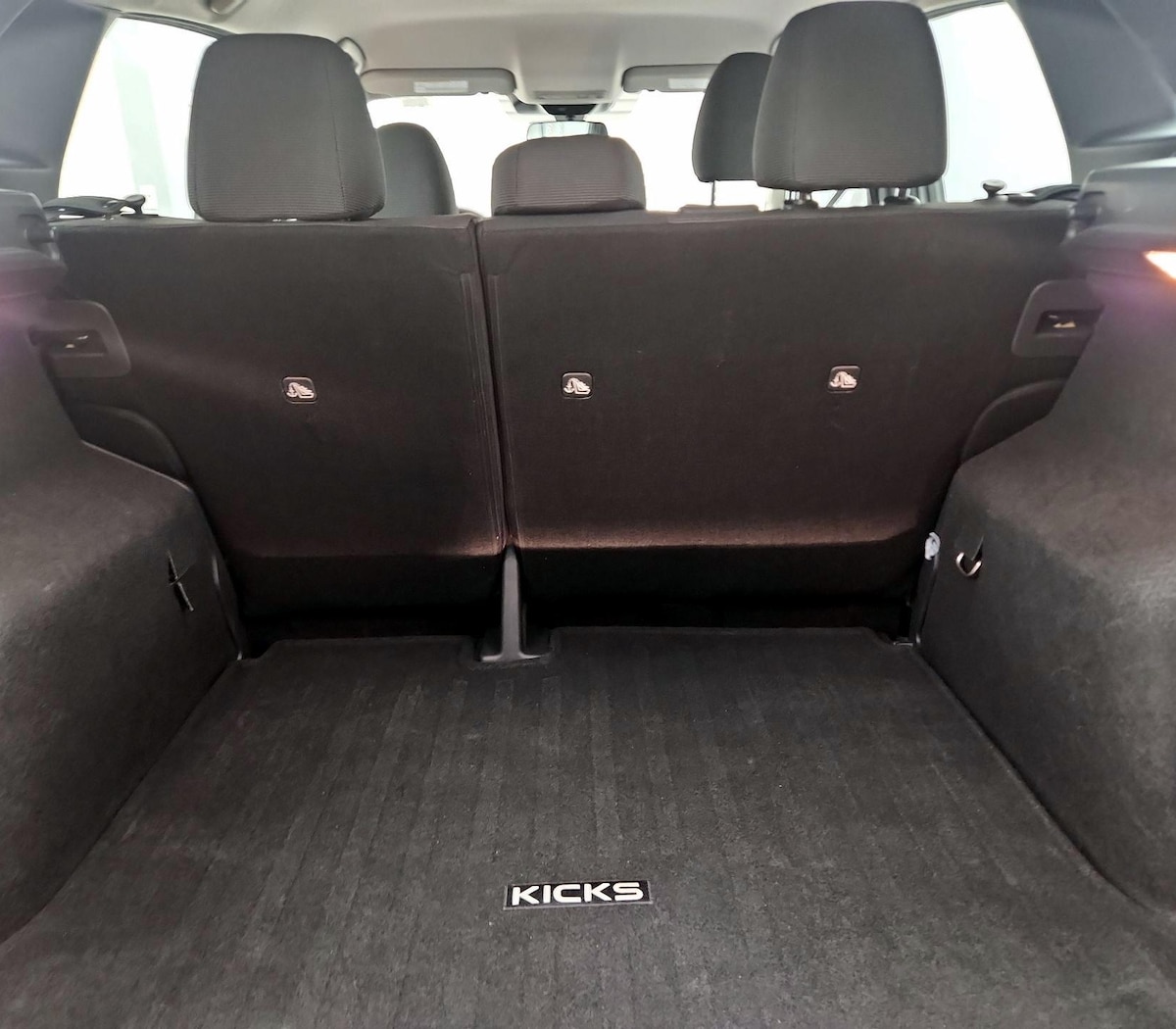 Trunk/Cargo (Seats Up)