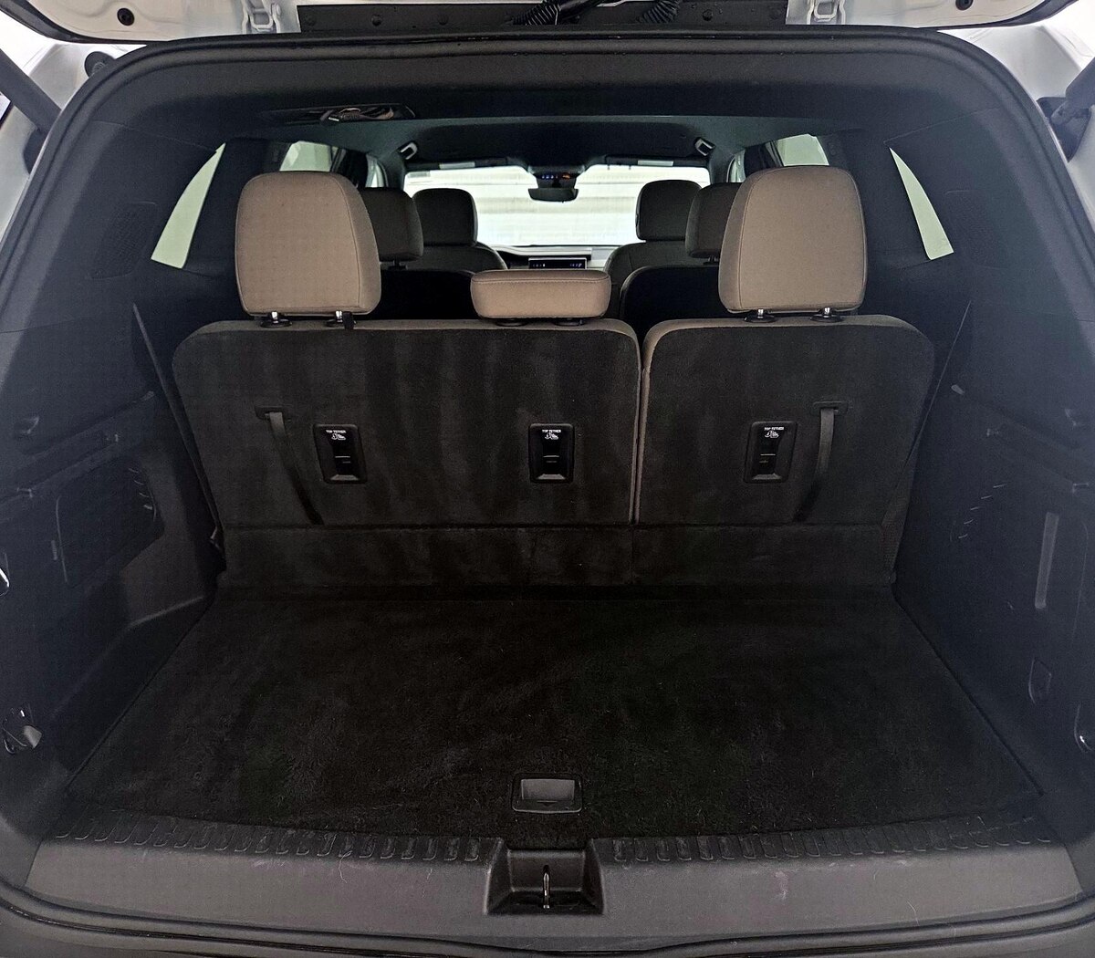 Trunk/Cargo (Seats Up)