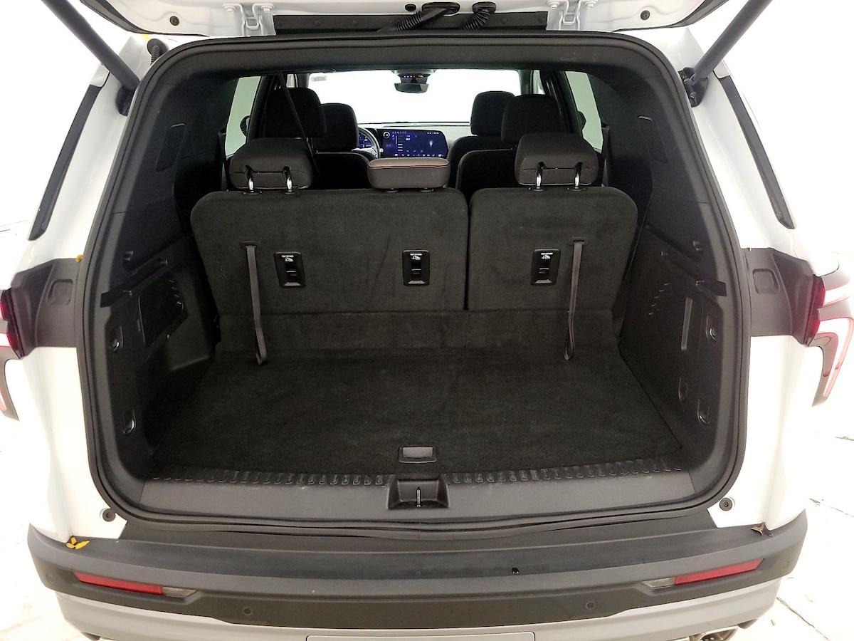Trunk/Cargo (Seats Up)