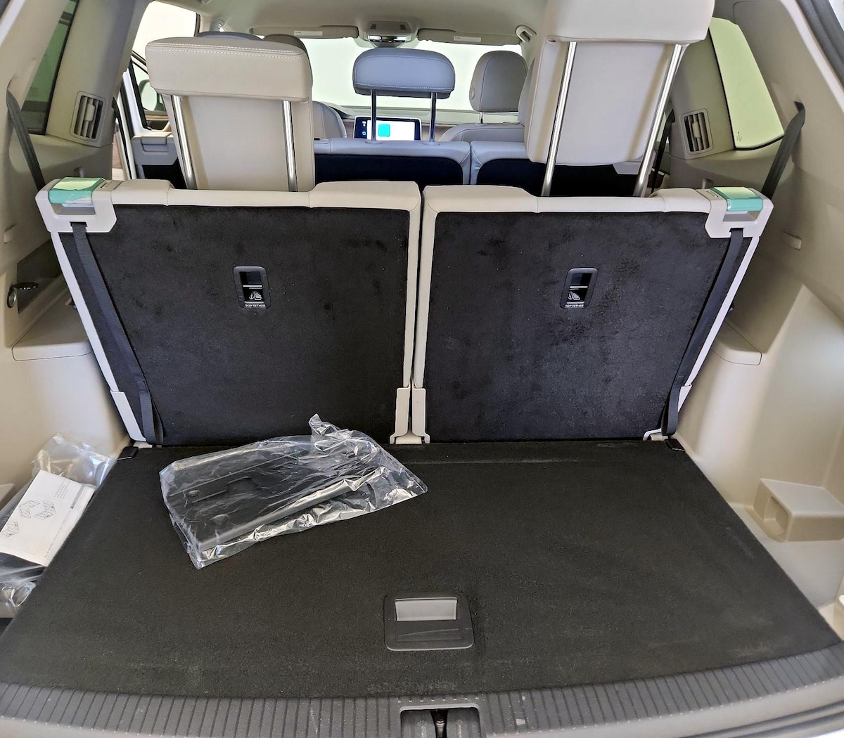Trunk/Cargo (Seats Up)
