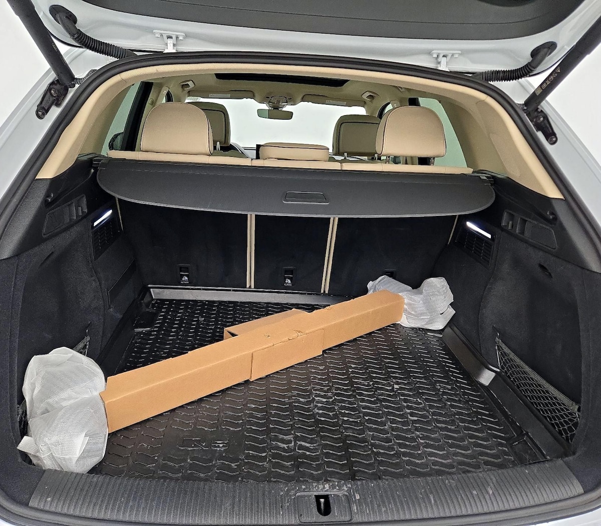 Trunk/Cargo (Seats Up)