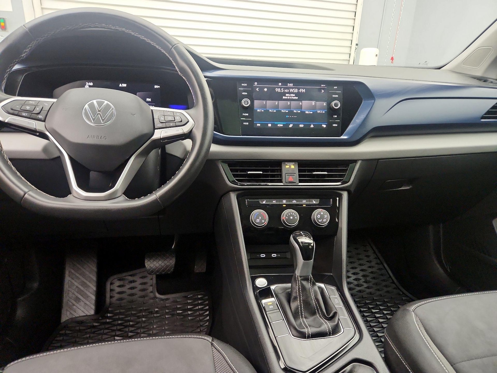 Apple CarPlay® & Android Auto™