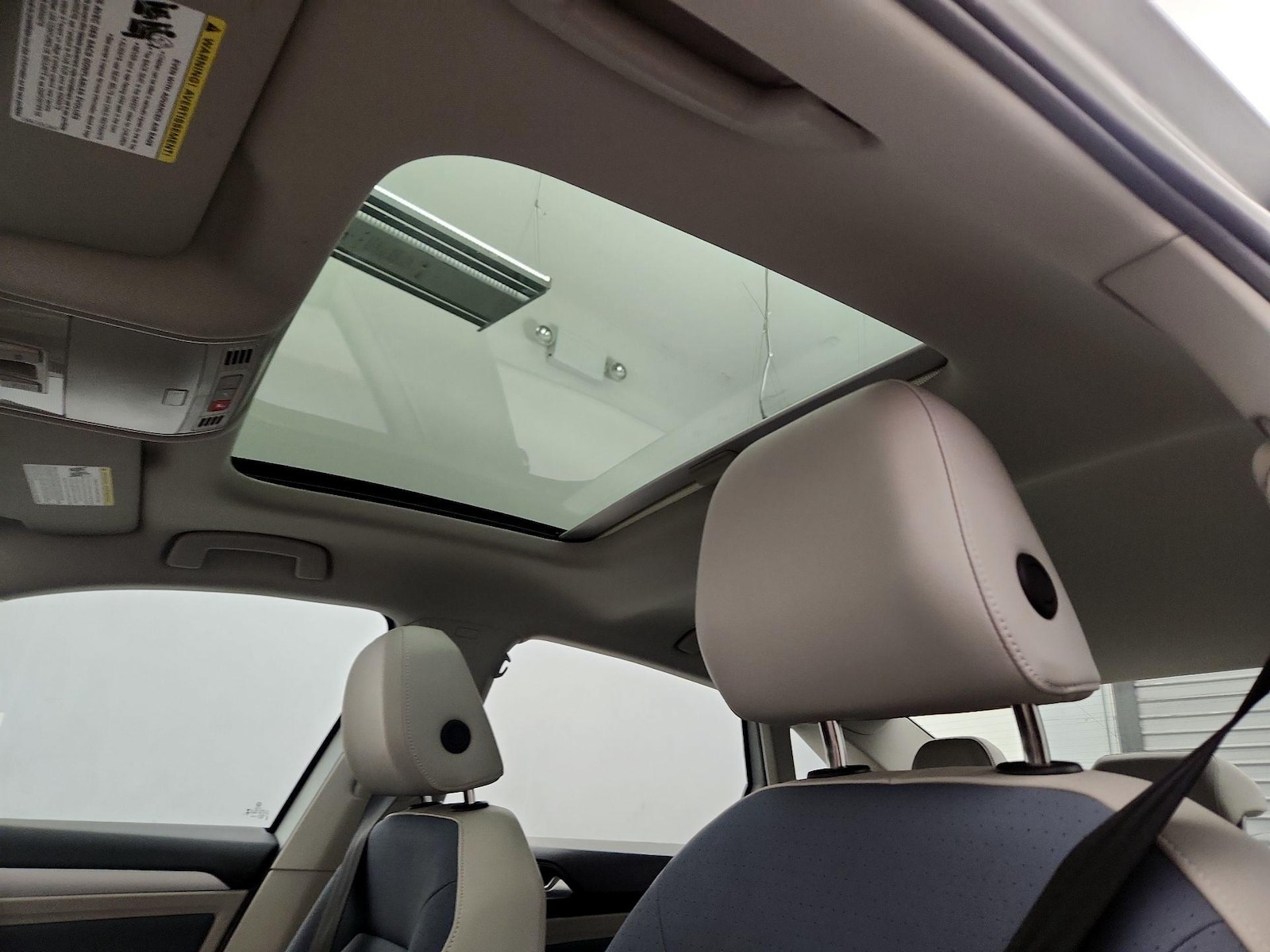 Sunroof(s) & Overhead Airbags