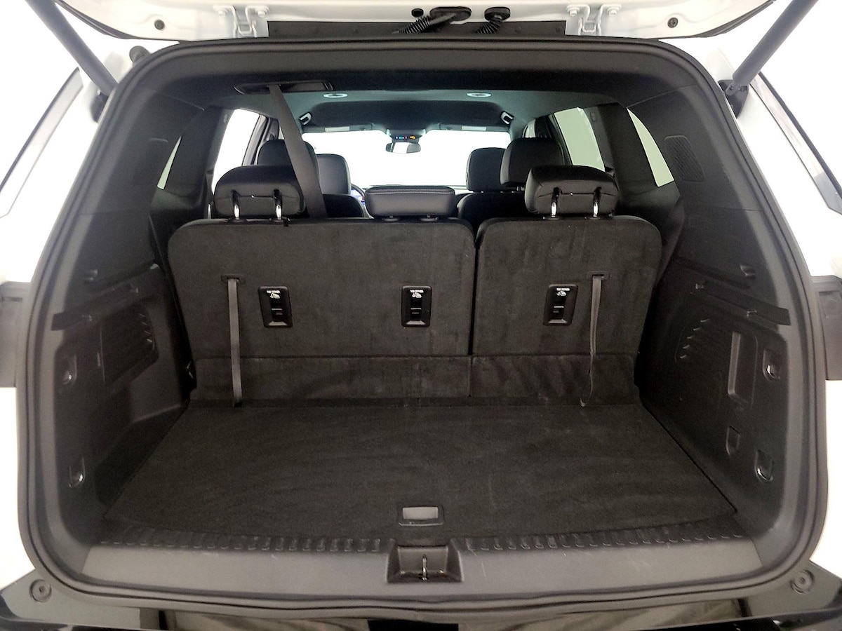 Trunk/Cargo (Seats Up)