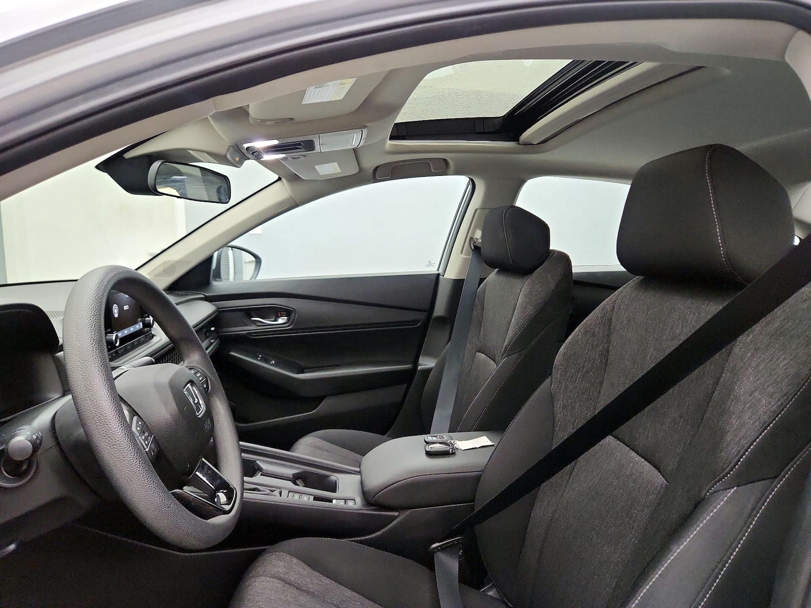 Sunroof(s) & Overhead Airbags