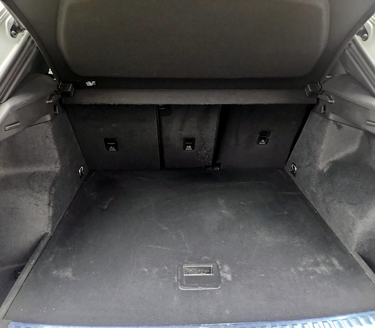 Trunk/Cargo (Seats Up)