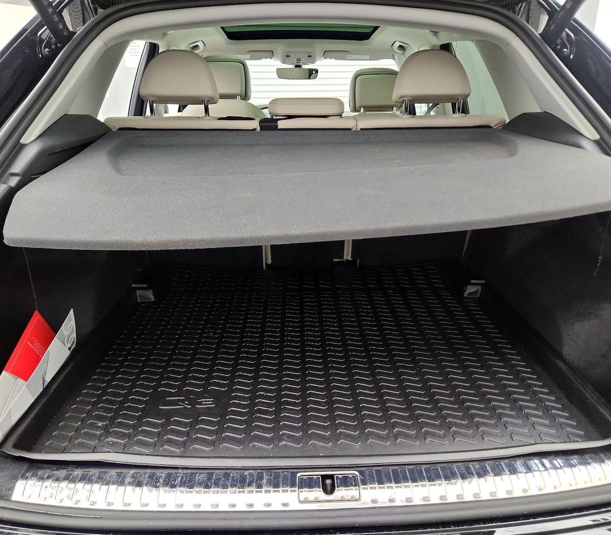 Trunk/Cargo (Seats Up)
