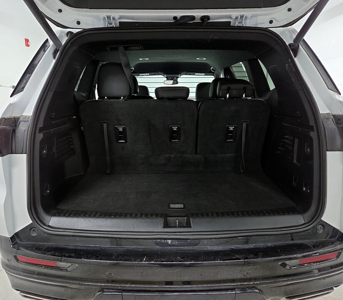 Trunk/Cargo (Seats Up)