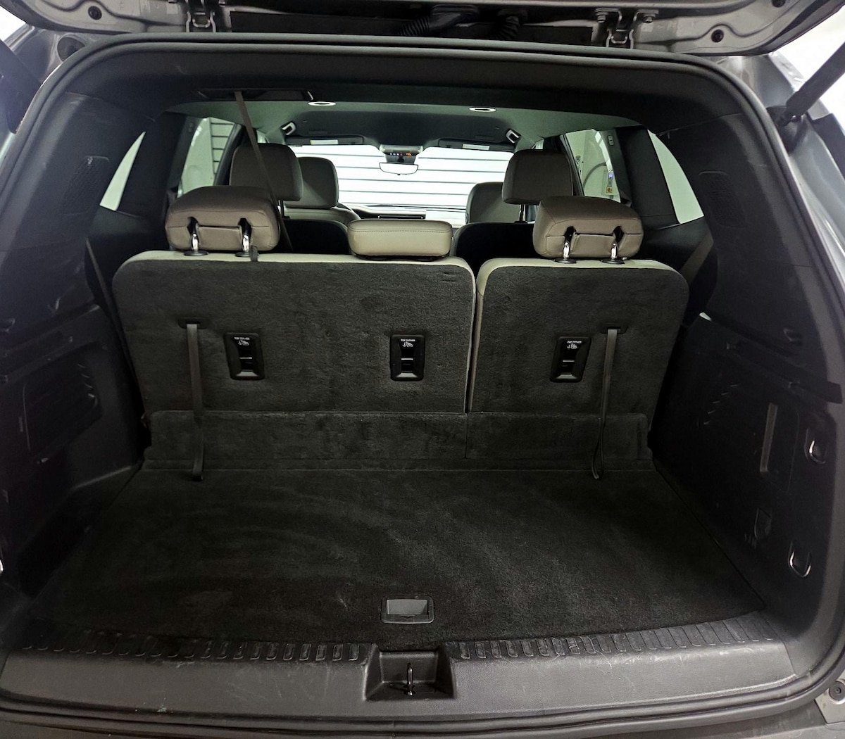 Trunk/Cargo (Seats Up)