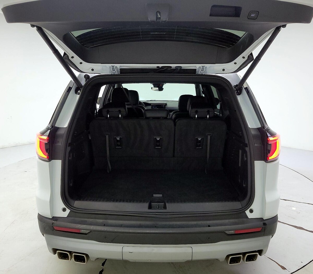 Trunk/Cargo (Seats Up)