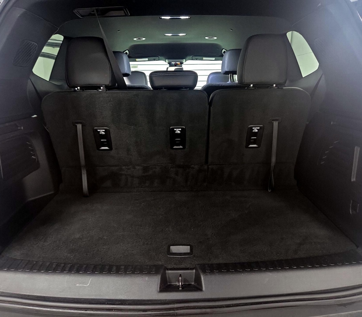 Trunk/Cargo (Seats Up)