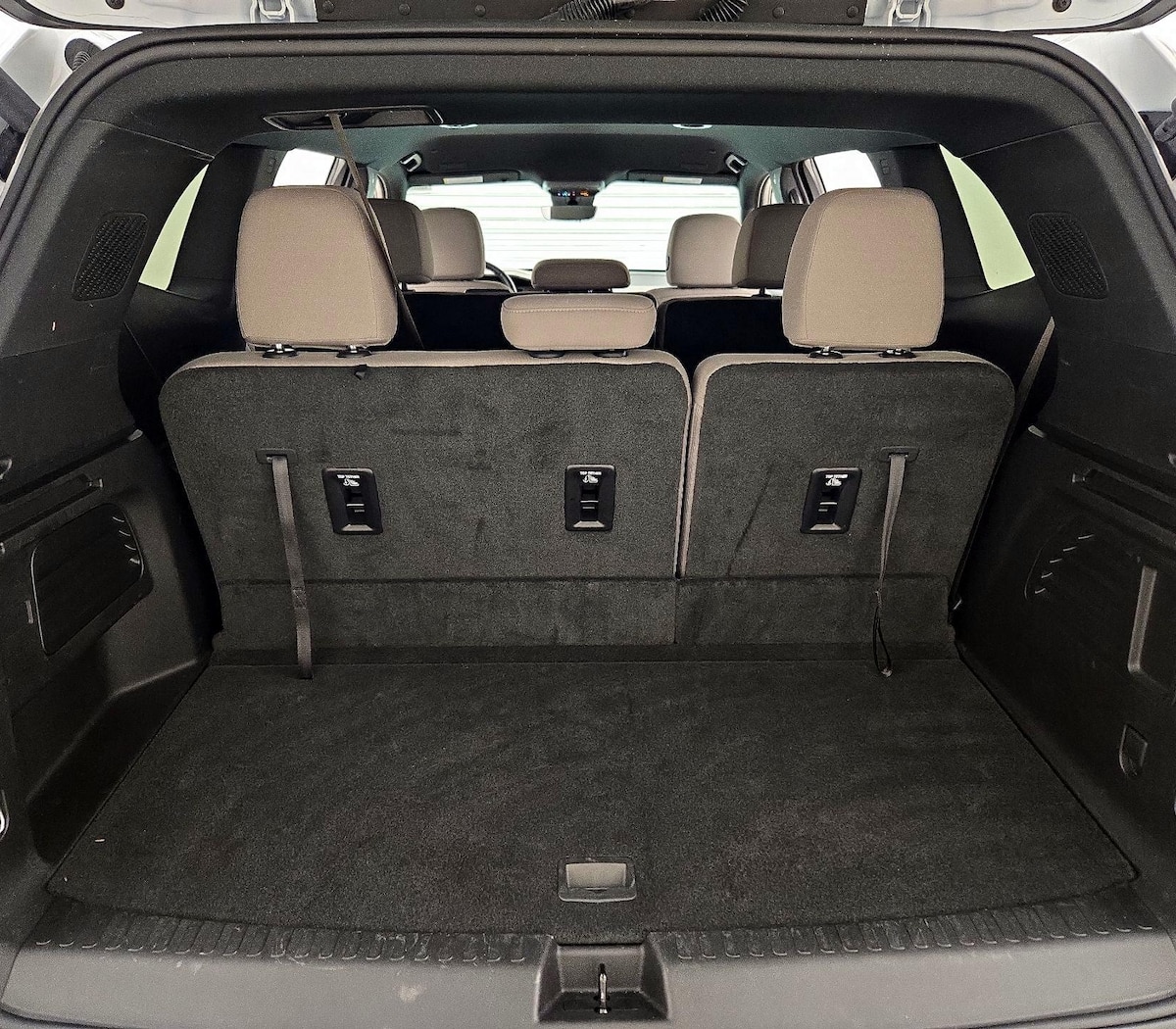 Trunk/Cargo (Seats Up)