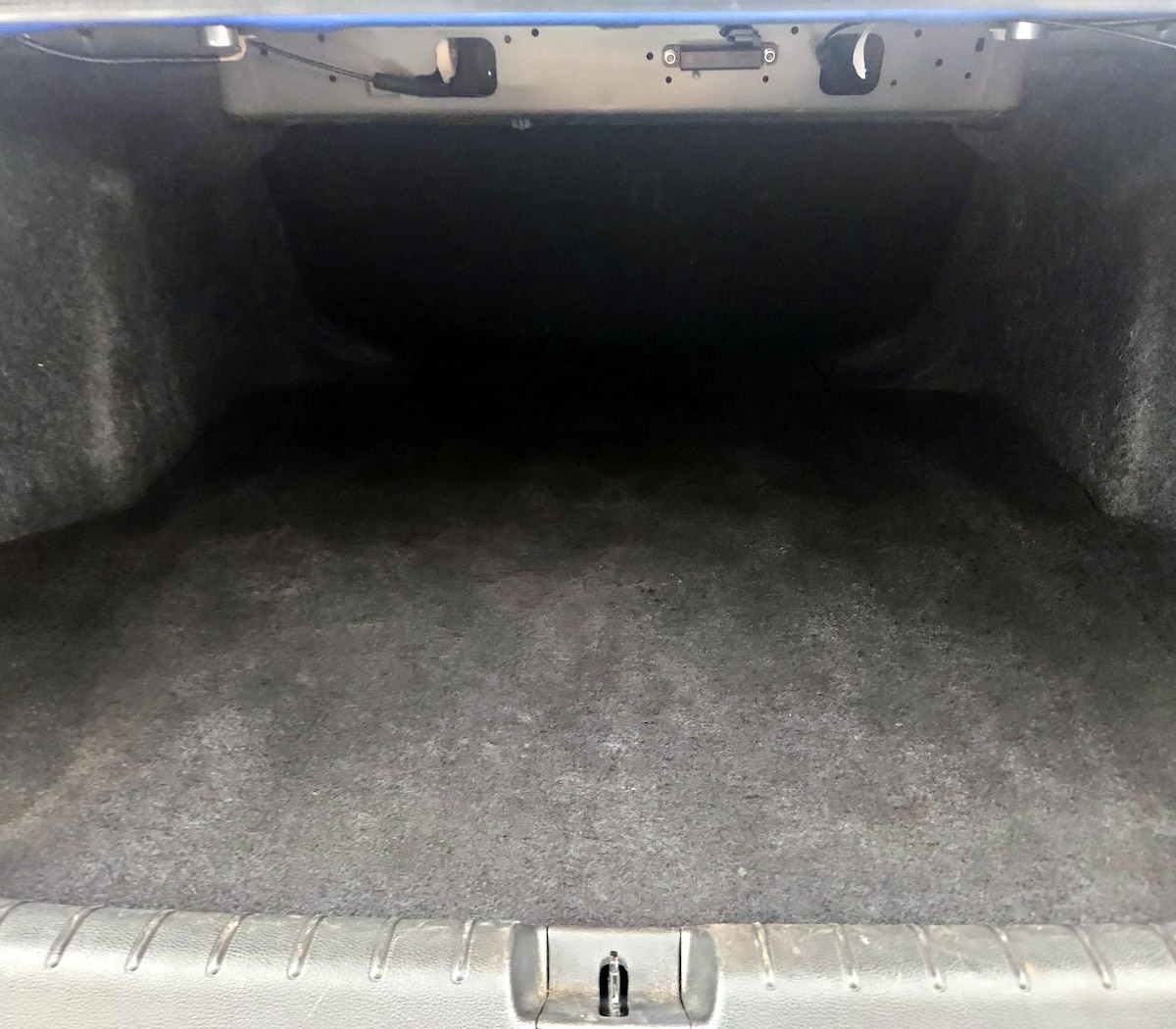 Trunk/Cargo (Seats Up)