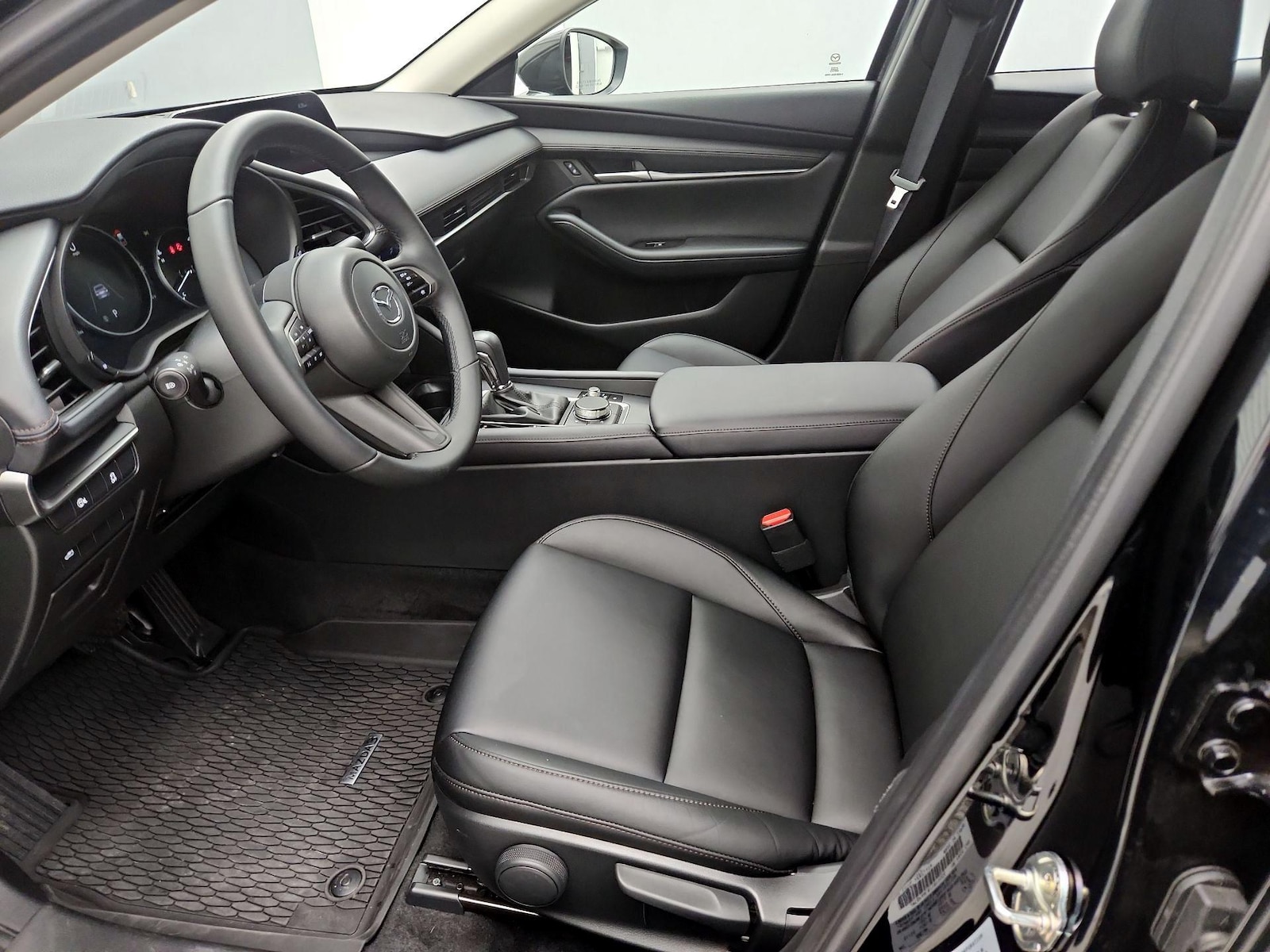 Side Airbags & Leatherette Seats