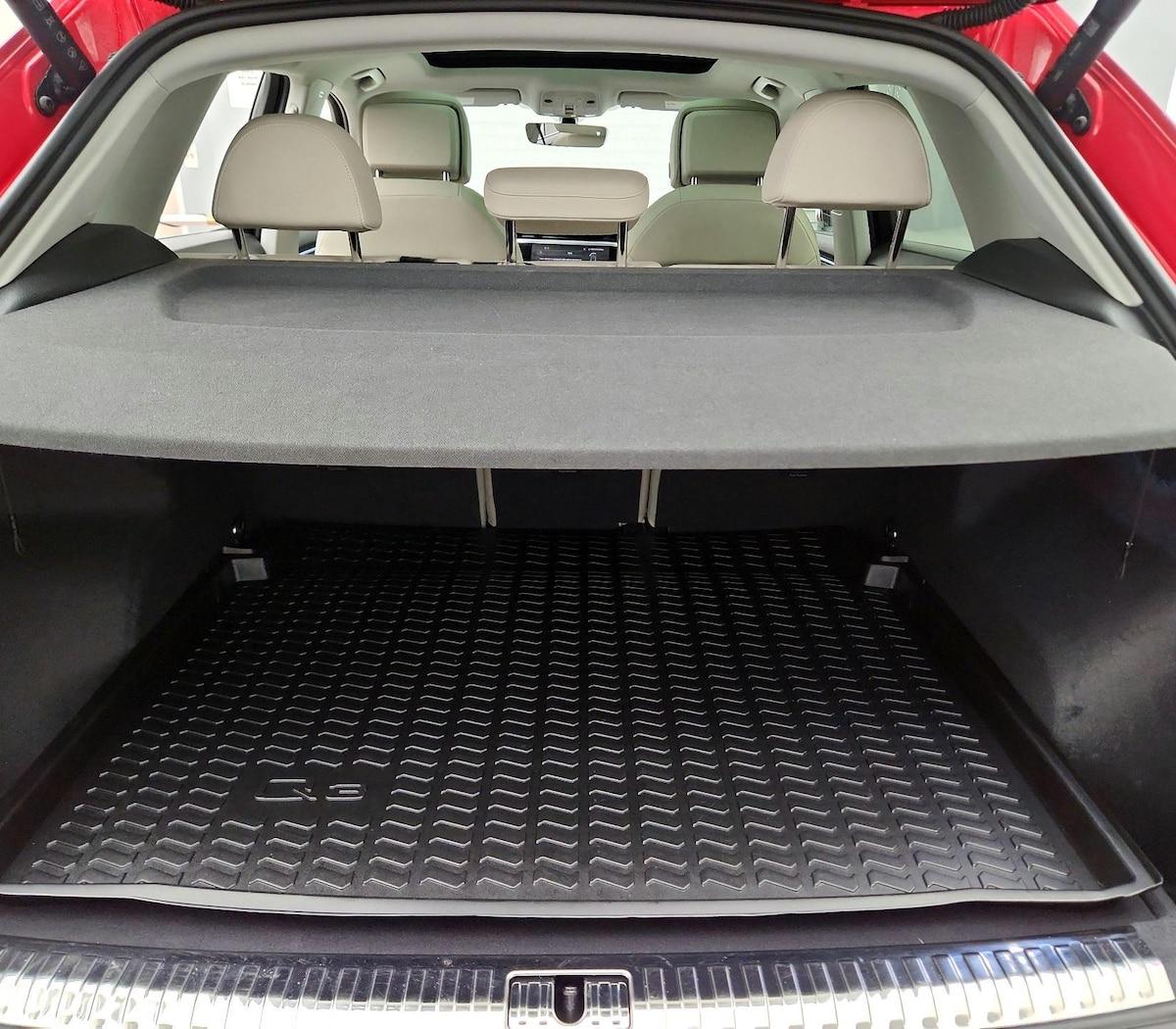 Trunk/Cargo (Seats Up)