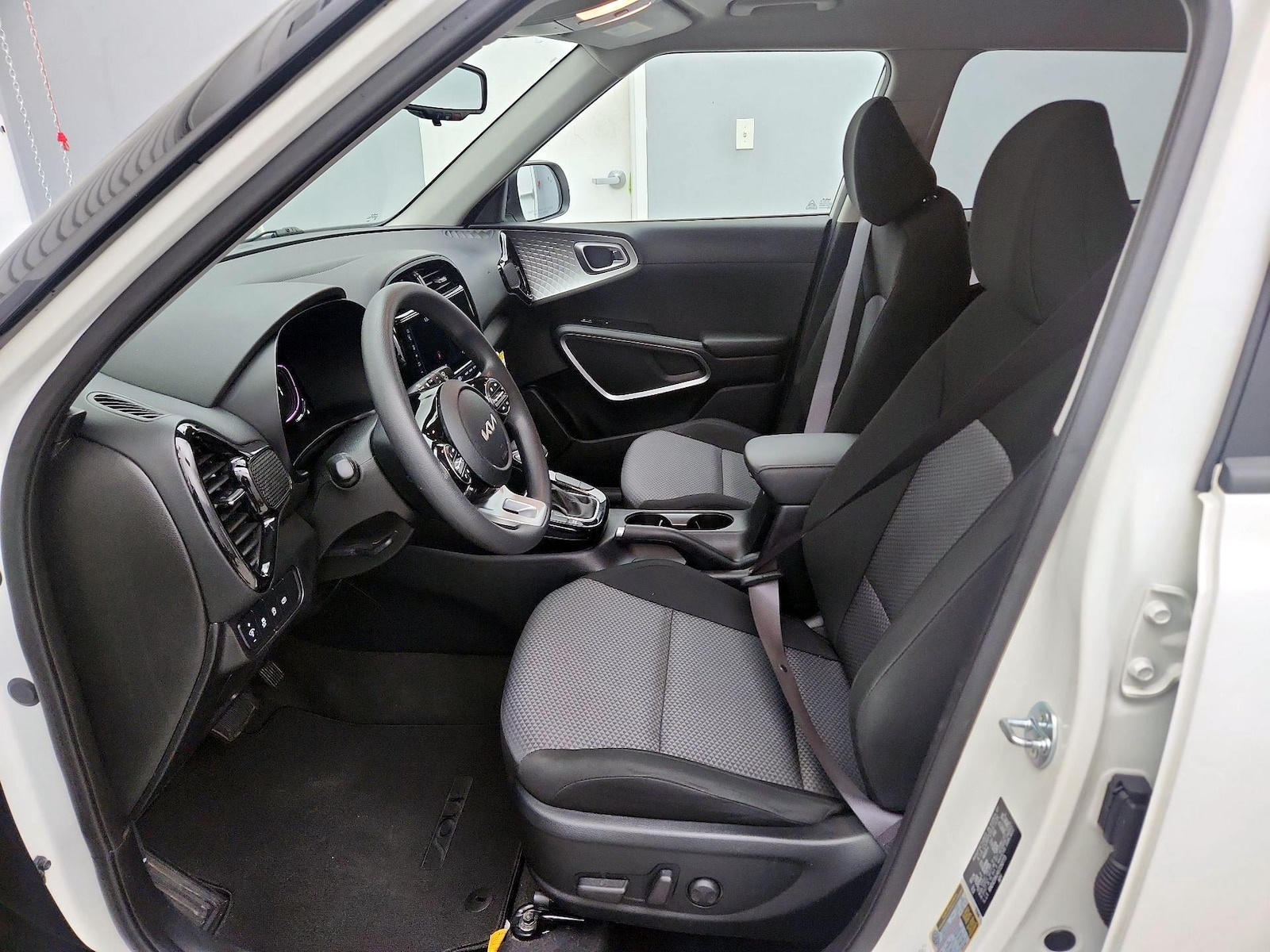 Power Seat(s) & Side Airbags