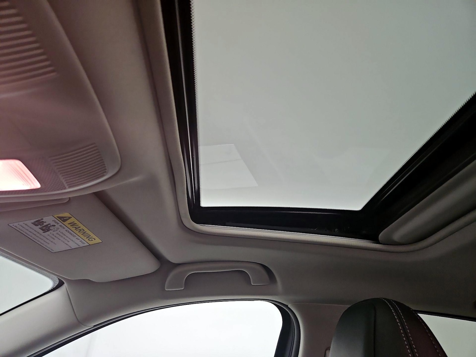 Sunroof(s) & Overhead Airbags