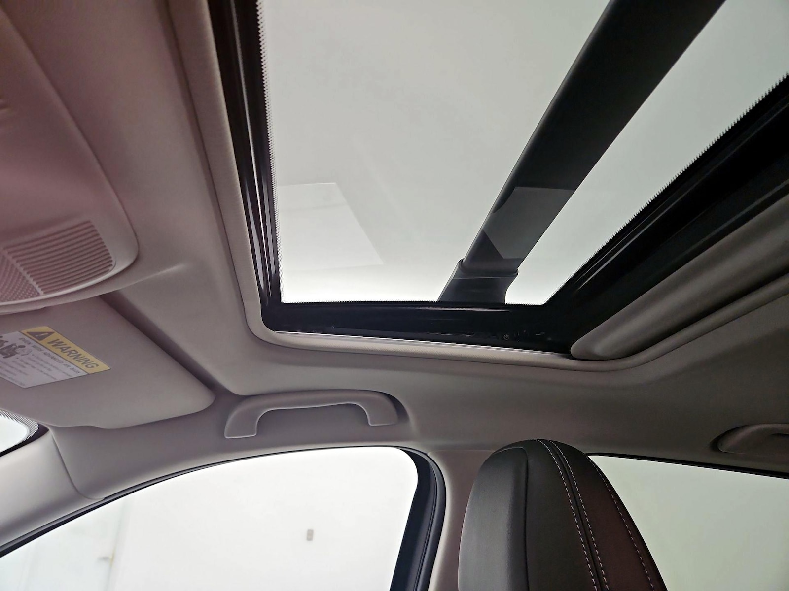 Sunroof(s) & Overhead Airbags