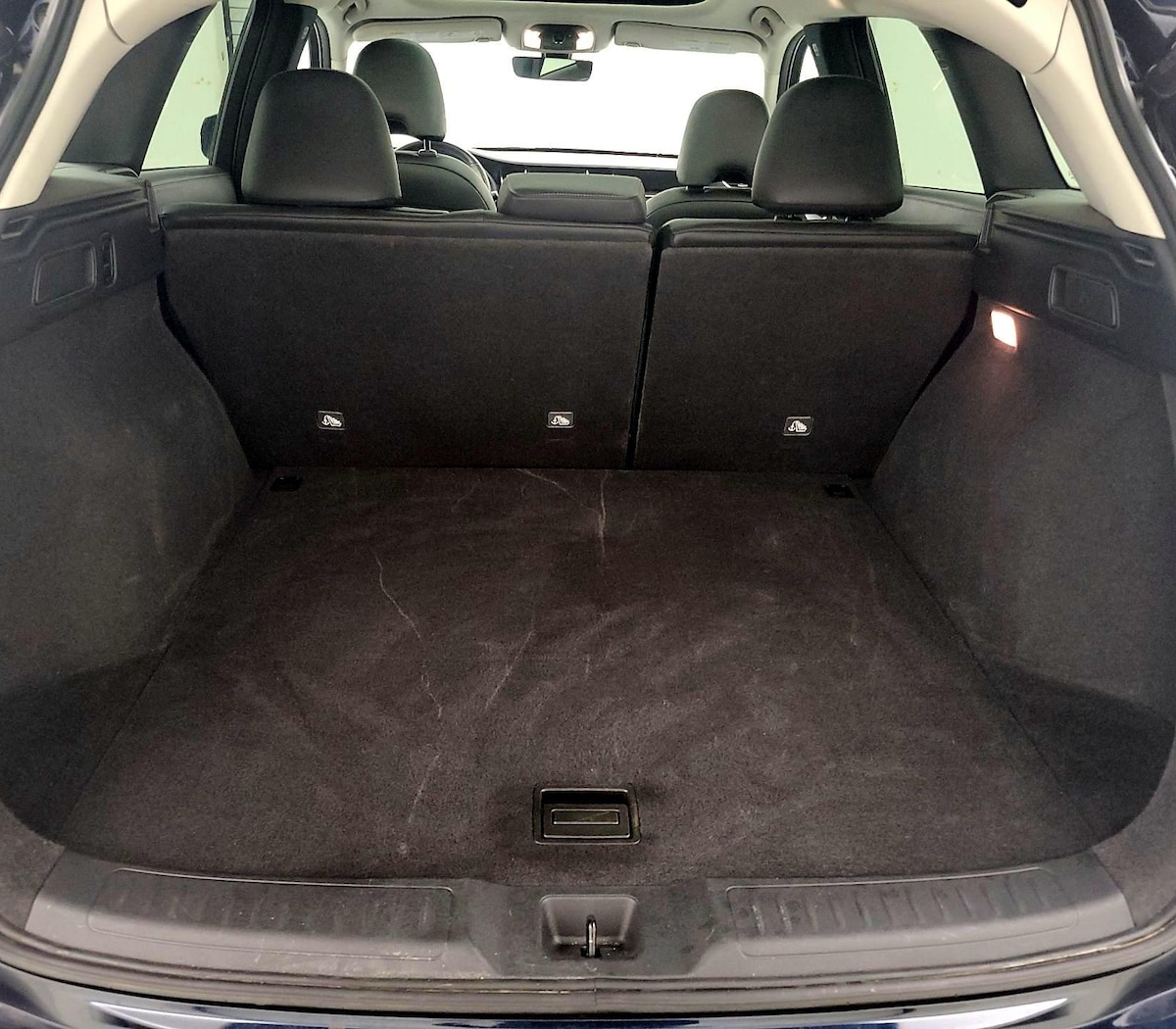 Trunk/Cargo (Seats Up)