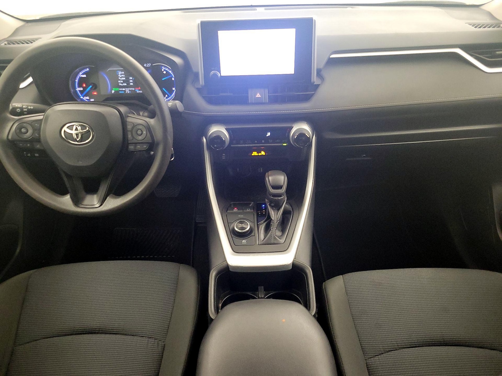 2024 Toyota RAV4 LE - Photo 10