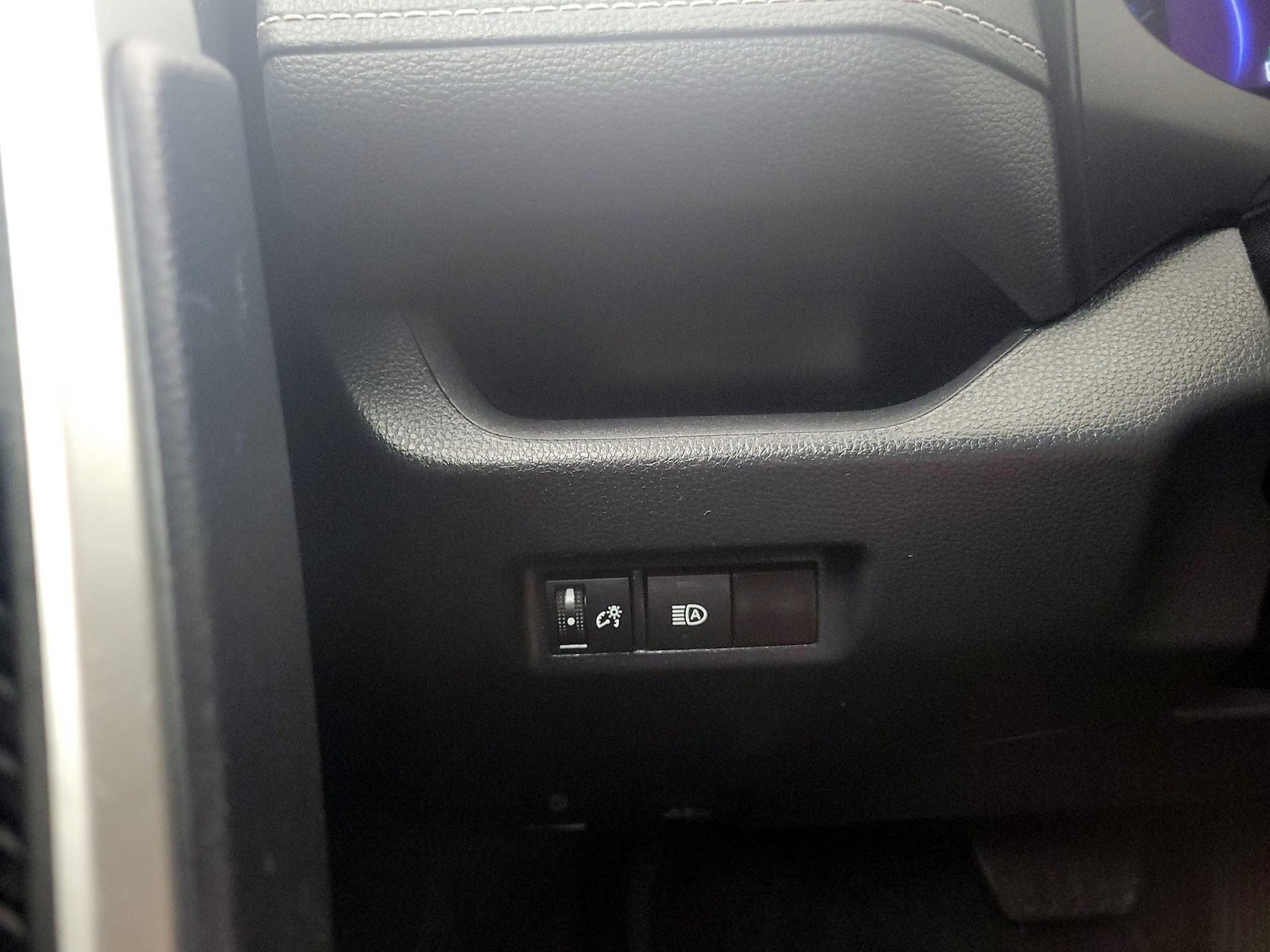 2024 Toyota RAV4 LE - Photo 14