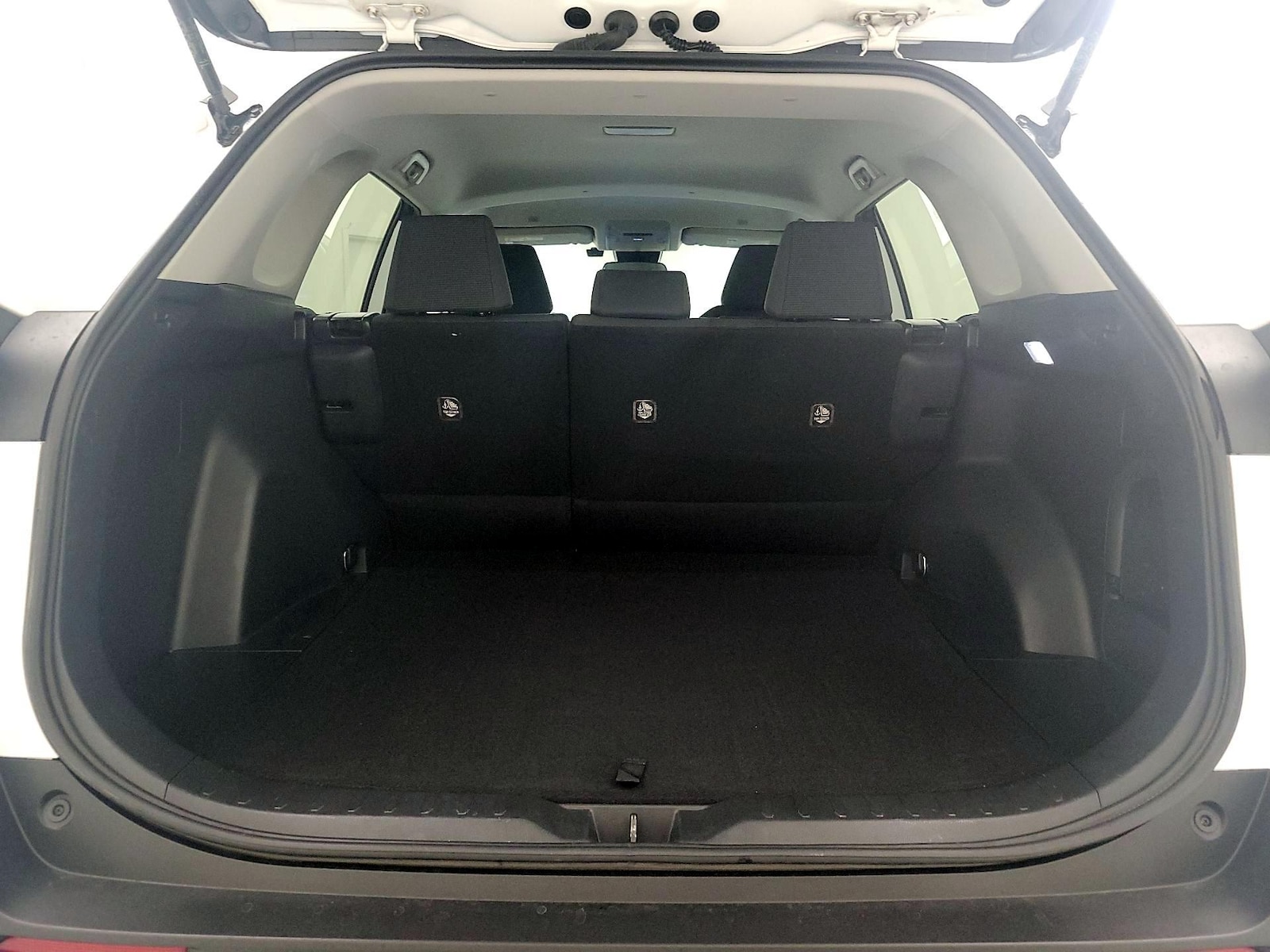 2024 Toyota RAV4 LE - Photo 21