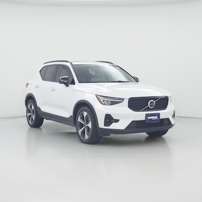 2023 Volvo XC40 B4 Ultimate Dark Theme
