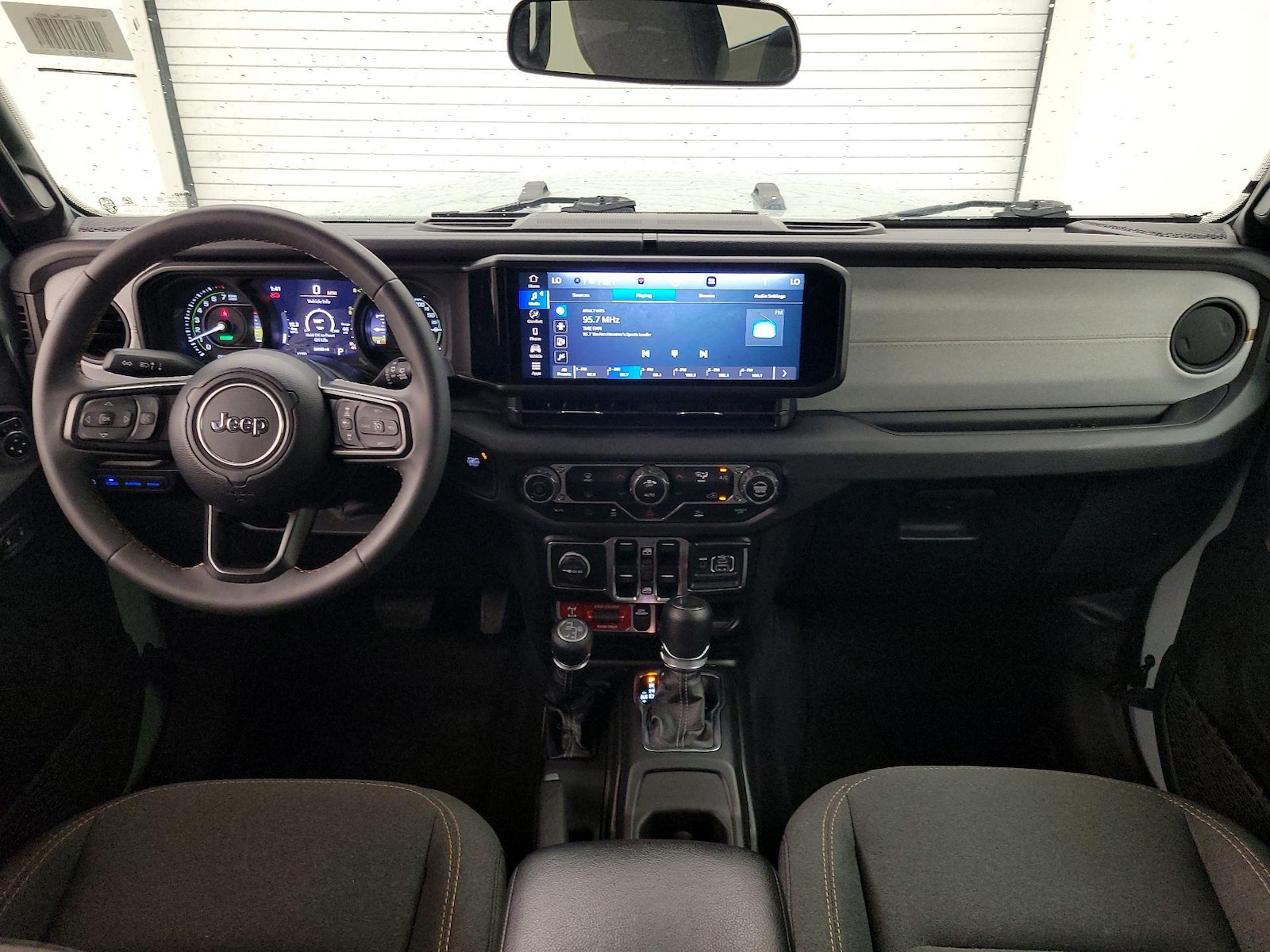 Apple CarPlay® & Android Auto™