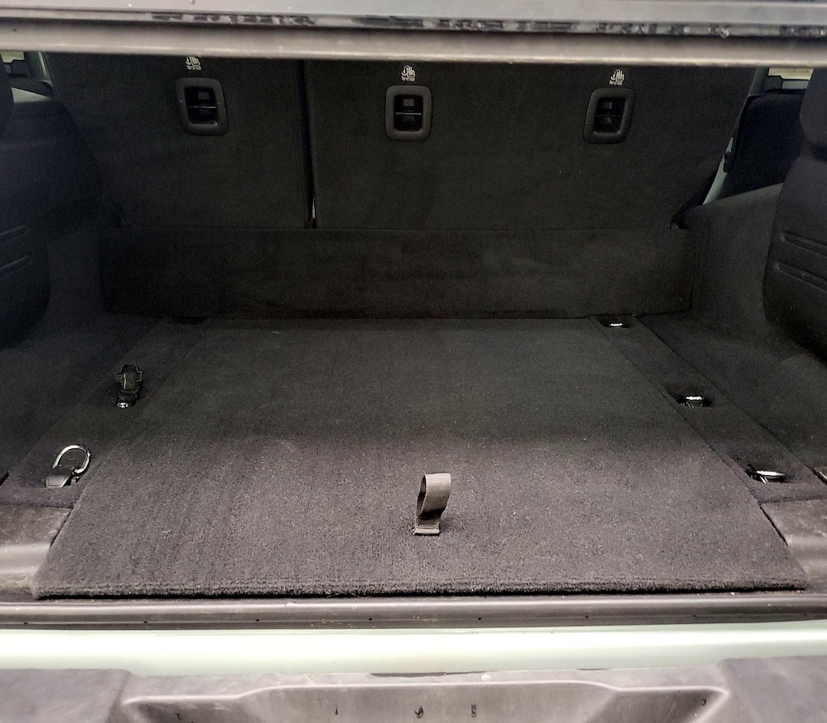 Trunk/Cargo (Seats Up)