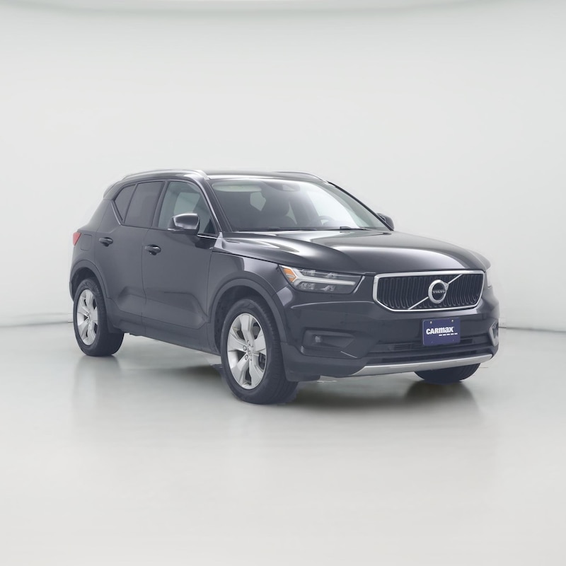 2022 Volvo XC40 T5 Momentum