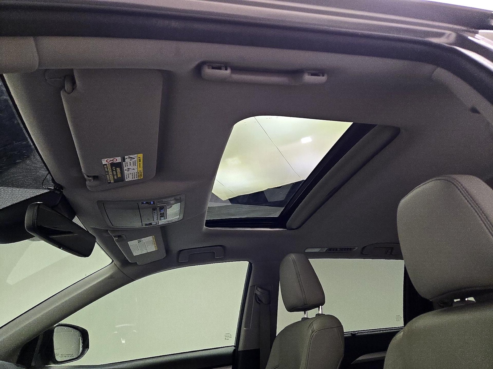 Sunroof(s) & Overhead Airbags