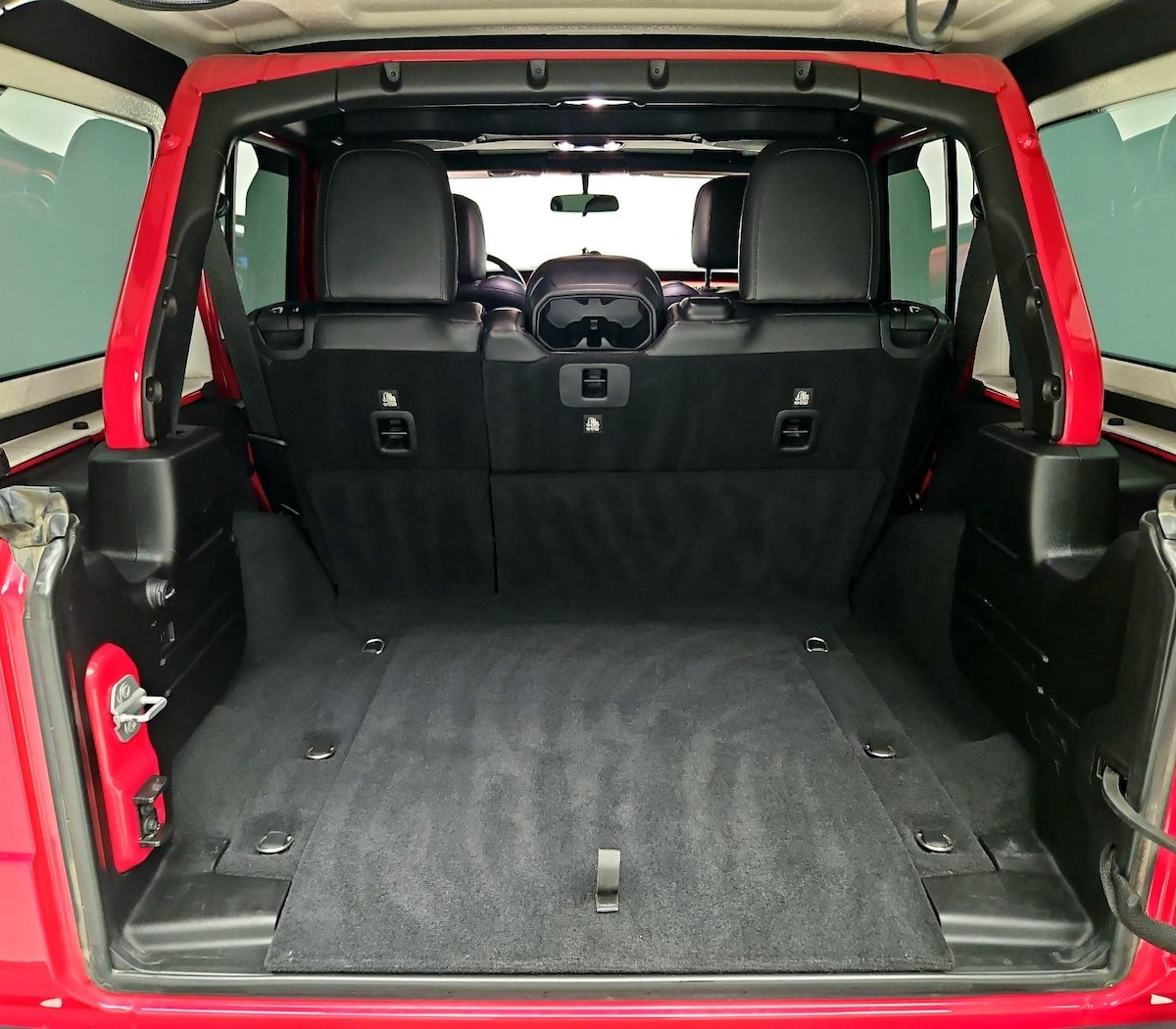 Trunk/Cargo (Seats Up)