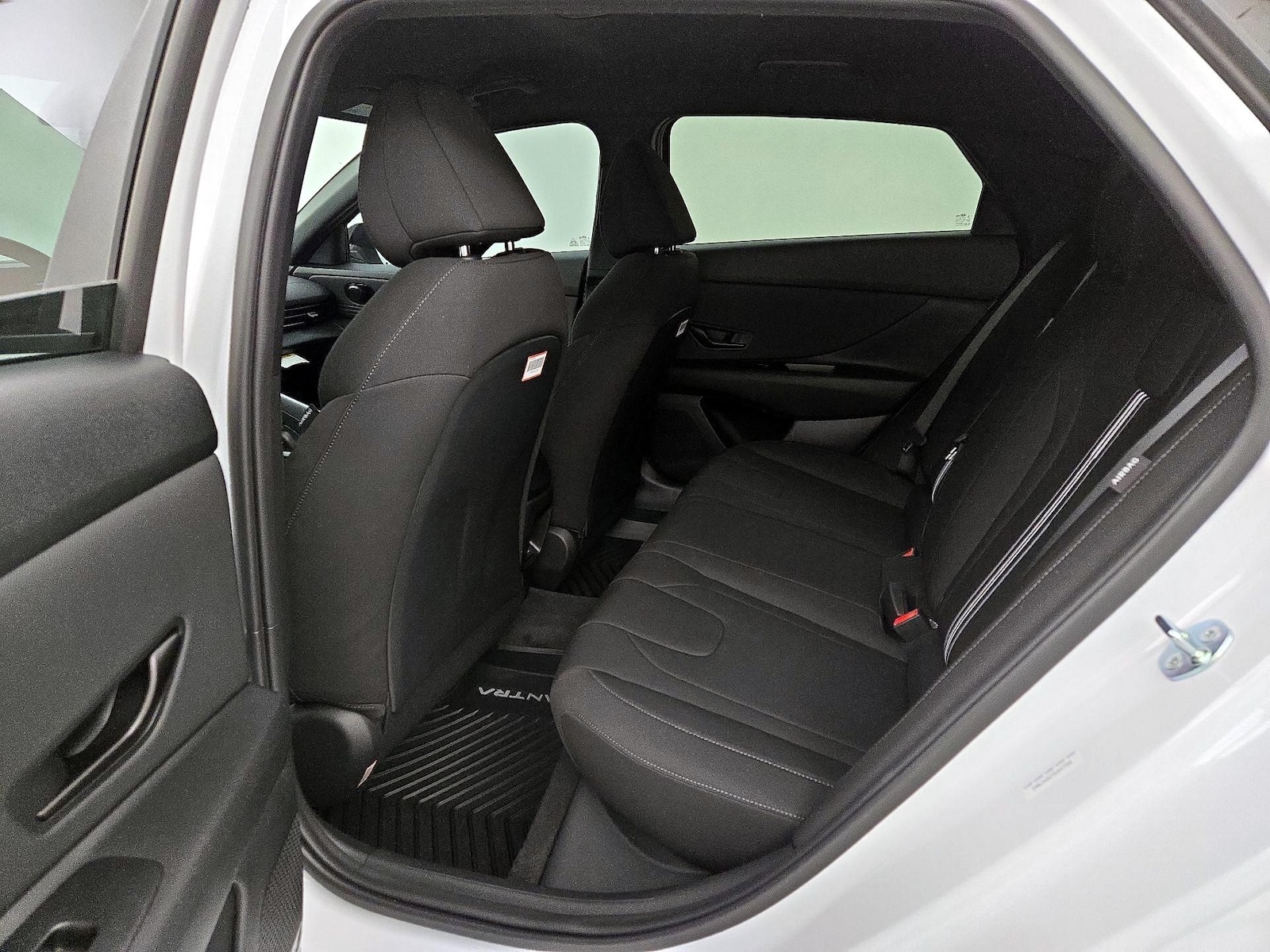2025 Hyundai Elantra SEL - Photo 20