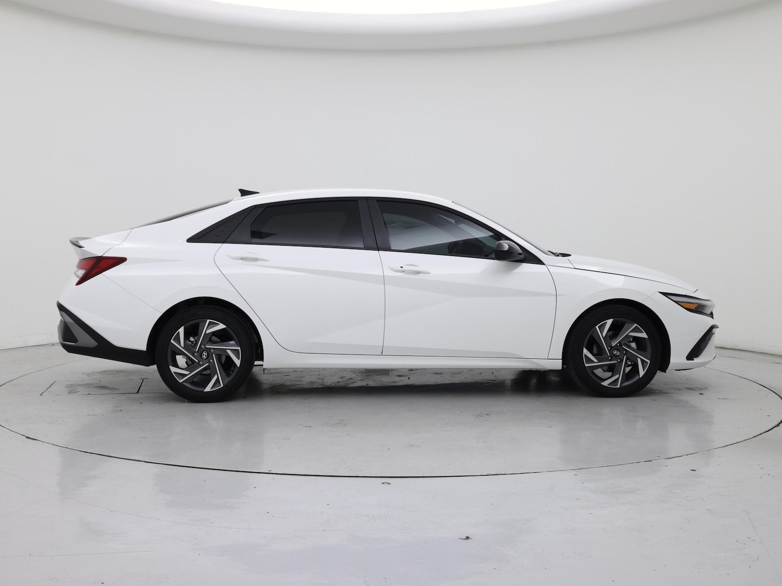 2025 Hyundai Elantra SEL - Photo 8