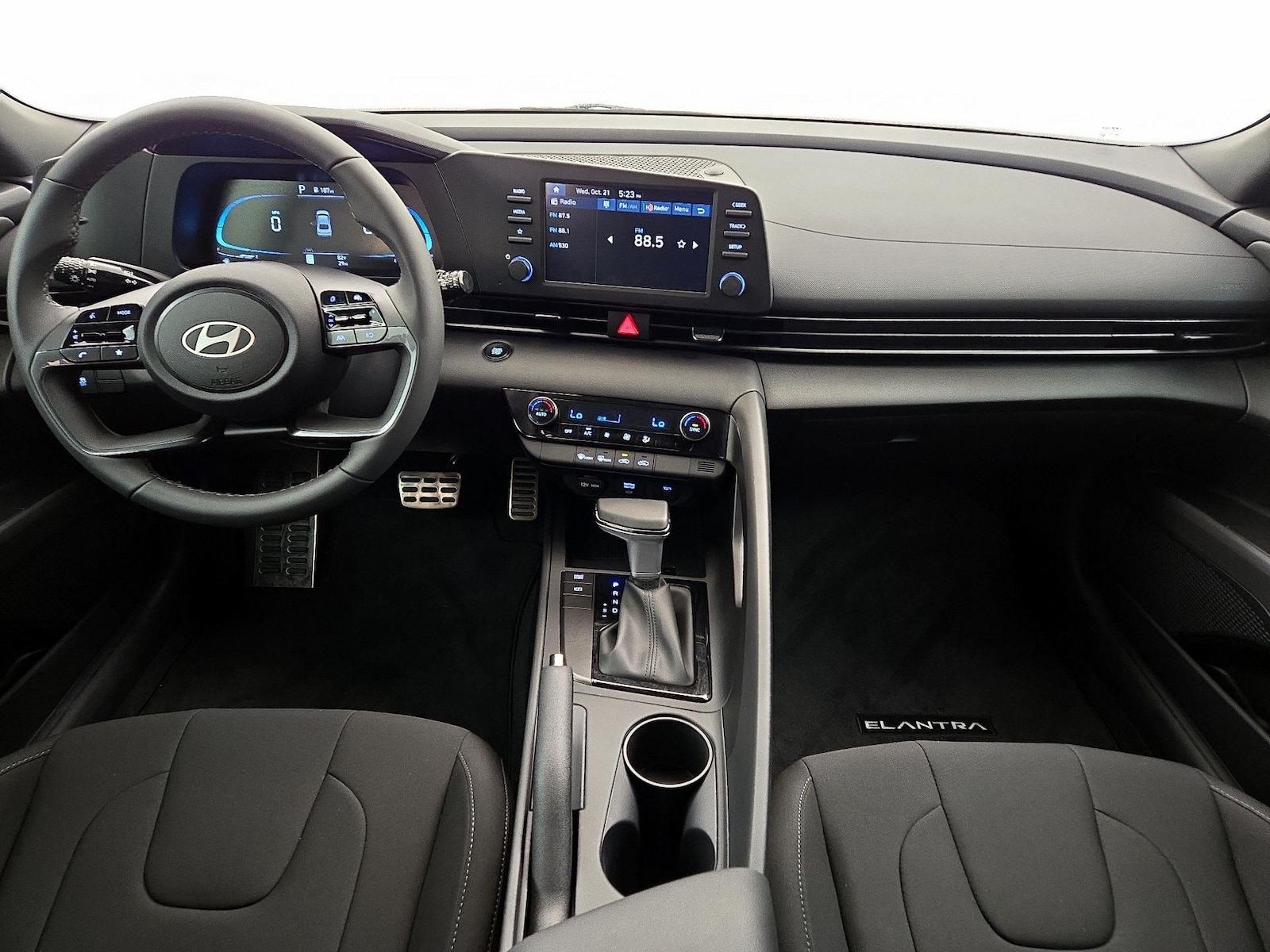 2025 Hyundai Elantra SEL - Photo 10