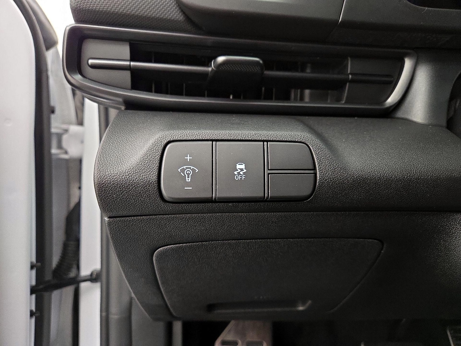 2025 Hyundai Elantra SEL - Photo 14