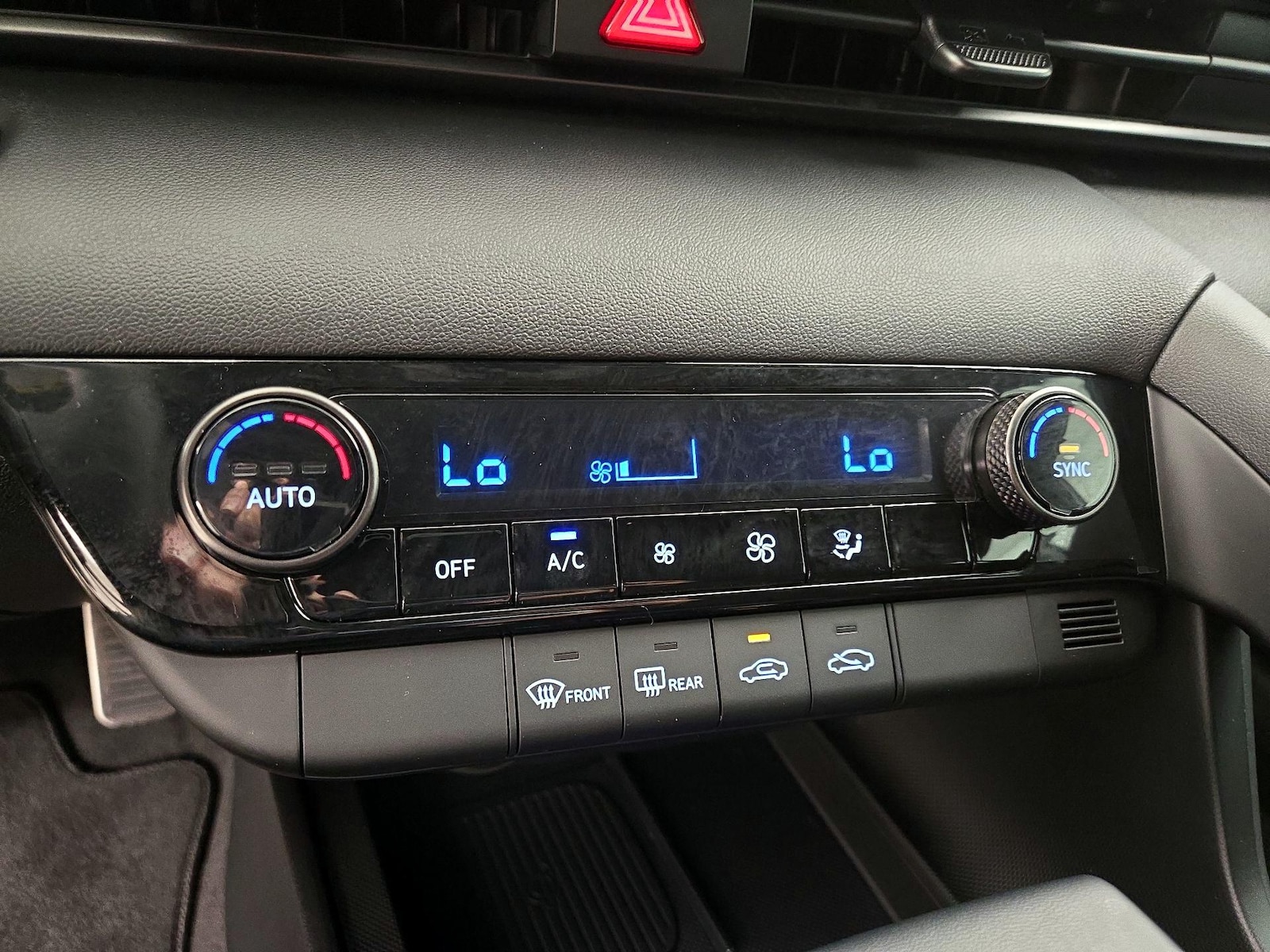 2025 Hyundai Elantra SEL - Photo 17